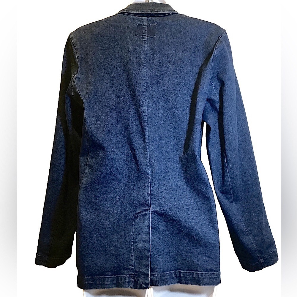 NWOT STRETCH DENIM CLASSIC BLAZER. GOLD BUTTONS, FITS LIKE A L, DARK WASH - Picture 2 of 6
